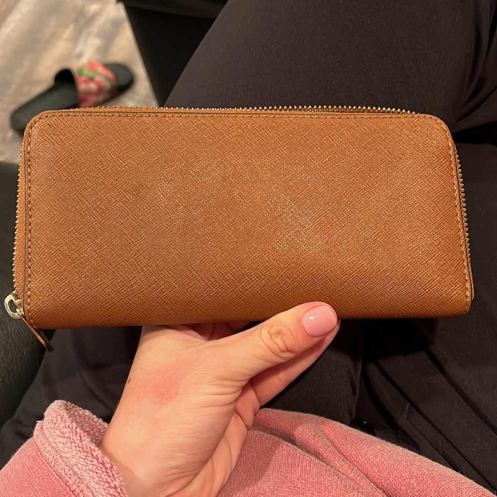 Michael Kors Wallet - Picture 2 of 3